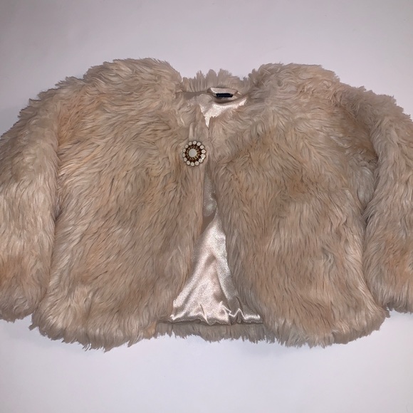 Baby Gap Boujee Faux Fur Cropped Jacket w/Broach Size: Med/Large EUC - Picture 1 of 8